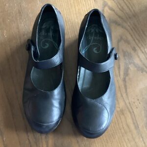 Dansko Abby Nappa Black Mary Jane Leather Shoes clogs size 12 / 42